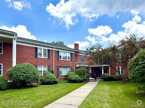 Building Photo - 27654 Echo Valley W