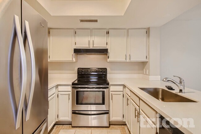 Foto del edificio - 2455 E Broadway Rd