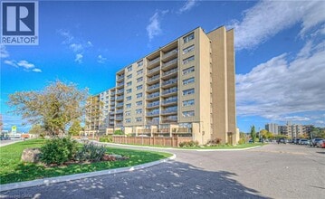 Building Photo - 15 Nicklaus Dr