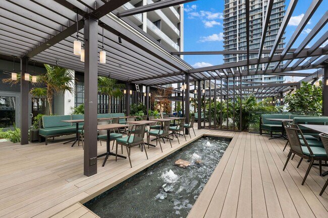 Foto del edificio - 159 NE 6th St