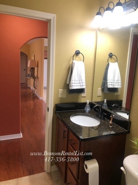 Foto principal - Super cute property - Virtual Showings Com...