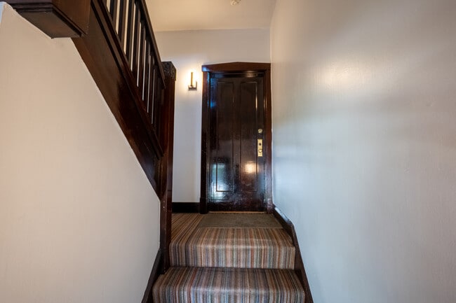 Foto del edificio - 5737 N Washtenaw Ave