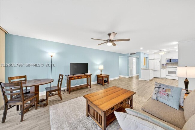 Building Photo - 2301 S Ocean Dr