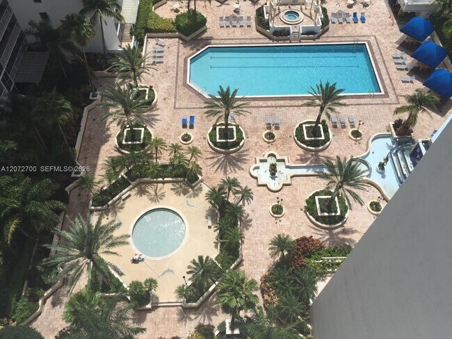 Foto del edificio - 7601 E Treasure Dr