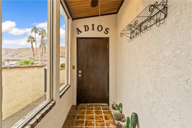 Building Photo - 2687 Country Club Dr