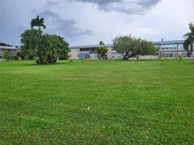 Foto del edificio - 7355 NW 4th Pl