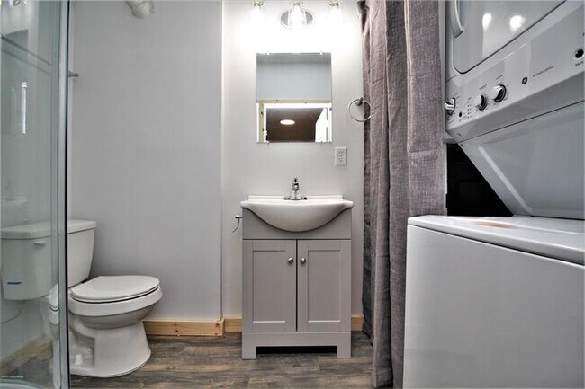 Building Photo - 4634 Southcrest Dr