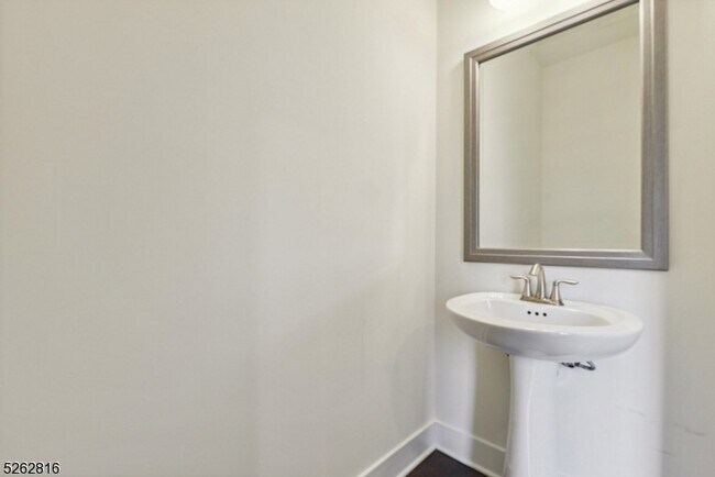 Foto del edificio - 12 Gerhard Pl