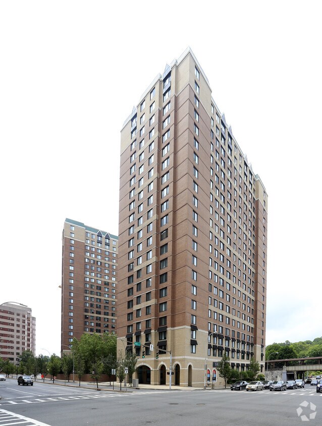 15 Bank Apartments Apartments in White Plains, NY