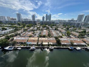 Building Photo - 2500 Parkview Dr