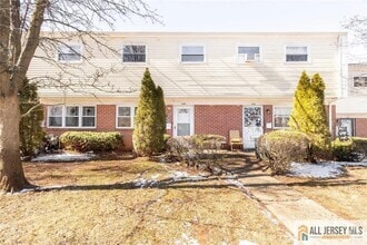 Building Photo - 234 Inza St