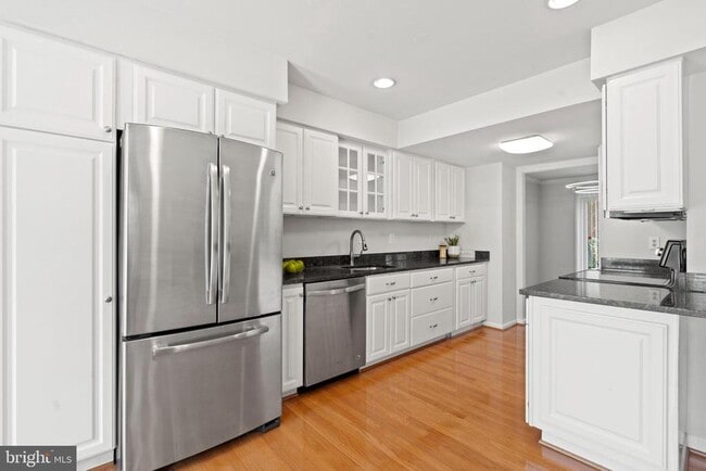 Foto del edificio - 9932 Longford Ct