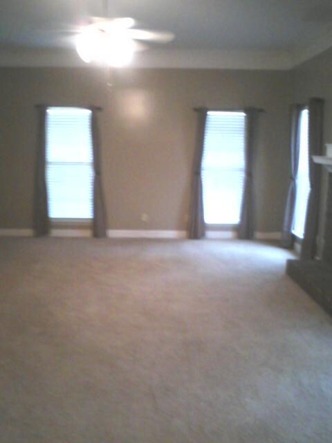 Building Photo - 130 Highland Ct