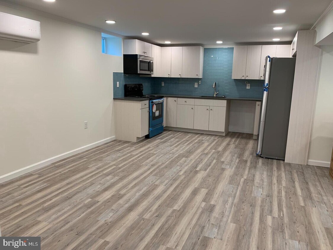 612 E Cypress St, Square, PA 19348 House Rental in