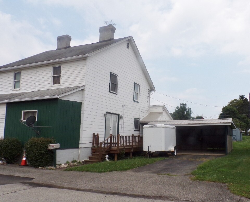 Primary Photo - 43 Hickory St