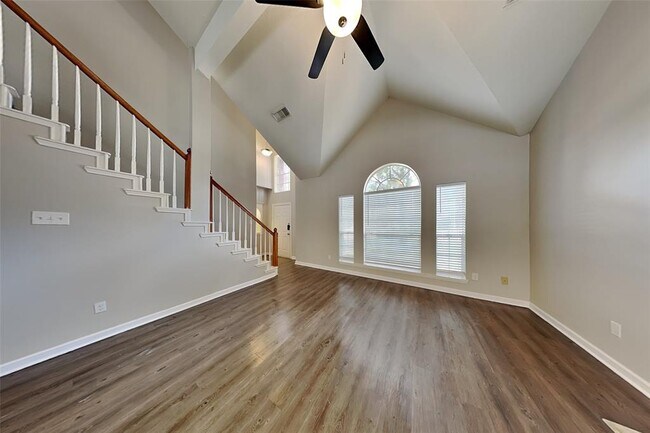 Foto del edificio - 14023 Cypress Falls Dr