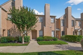 Building Photo - 3300 Bellefontaine