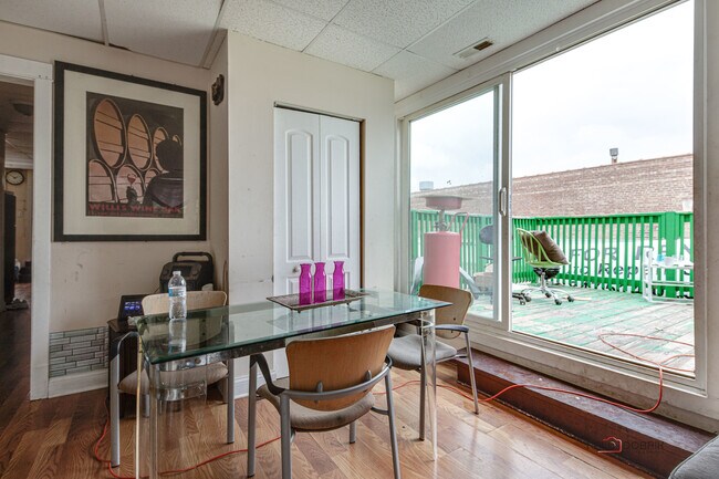 Foto del edificio - 3445 N Pulaski Rd