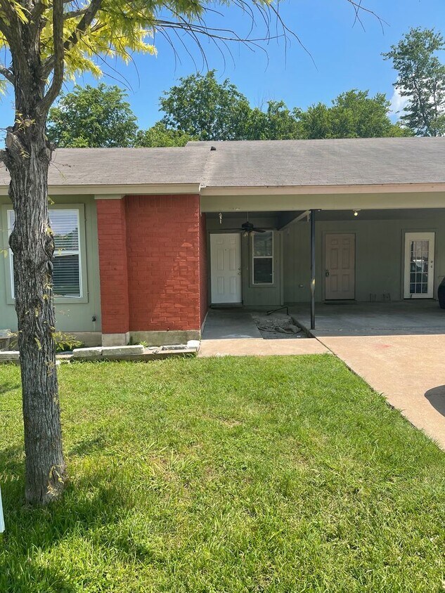 1101 Country Aire Dr Unit A, Round Rock, TX 78664 Room for Rent in