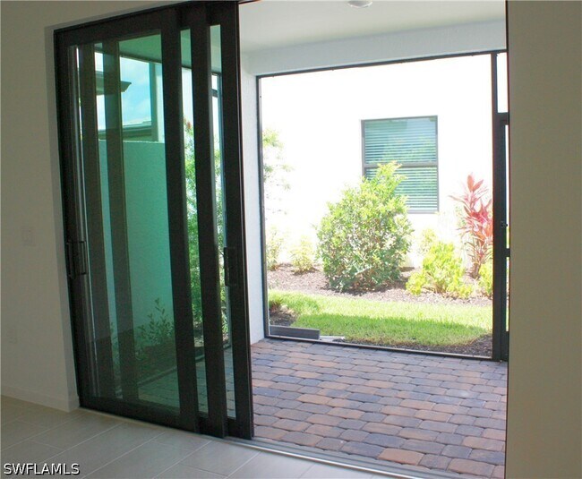 Foto del edificio - 27874 Radiant Ct