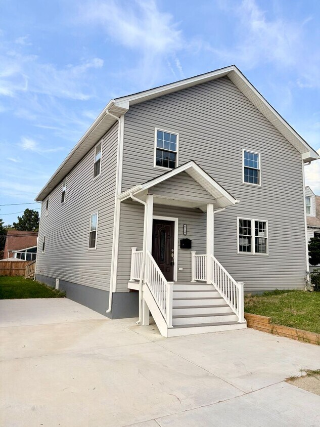 Foto principal - 6710 Hudson St