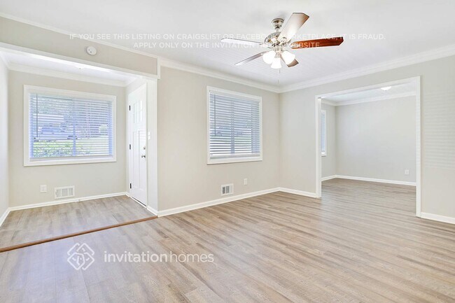 Building Photo - 2074 Troutdale Dr