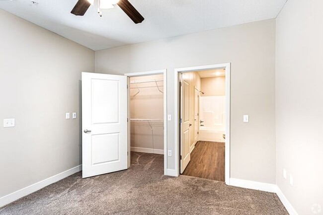 Foto del edificio - Brighton Crossing - 3rd Floor - Upgraded Elegance, Everyday Comfort
