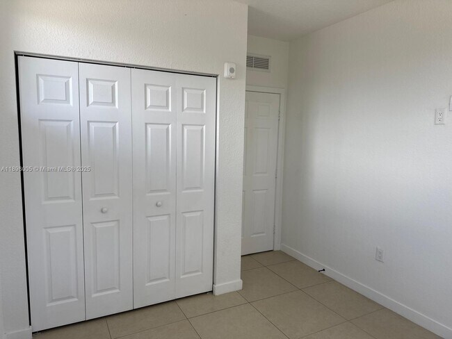 Foto del edificio - 13375 SW 250th St