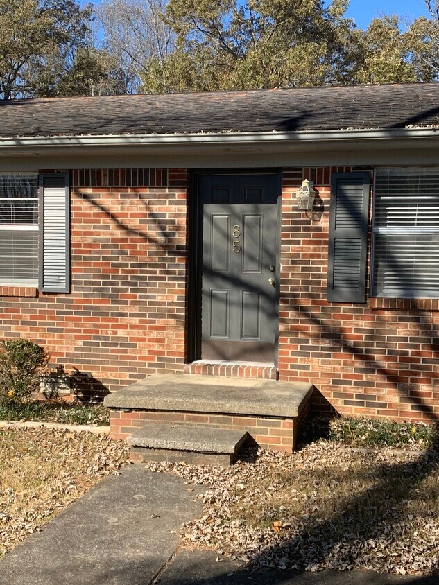 Primary Photo - 85 Elk Dr