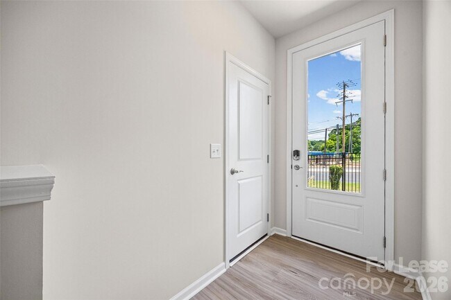 Foto del edificio - 5640 Kingspan Dr