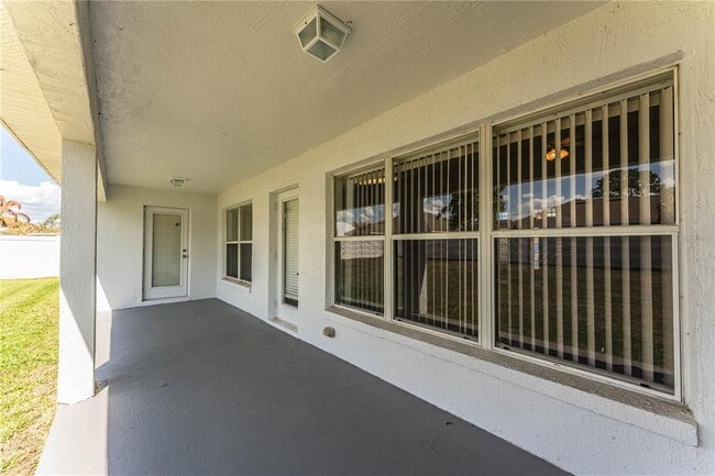 Building Photo - 233 Towhee Rd