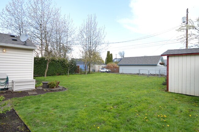 Foto del edificio - Fully Renovated Tacoma Home with Massive New Deck & Modern Upgrades