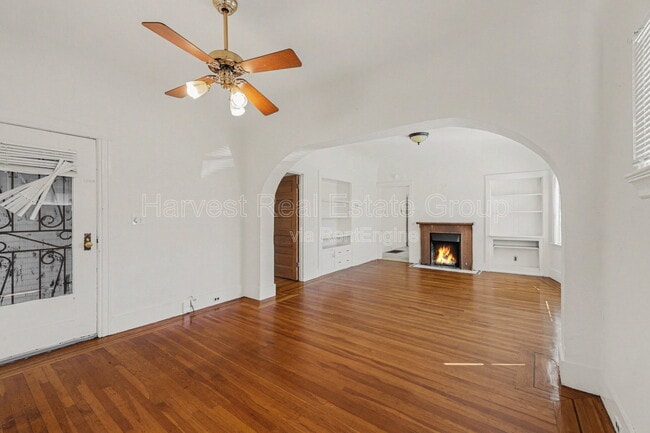 Building Photo - 2417 Eighth Street