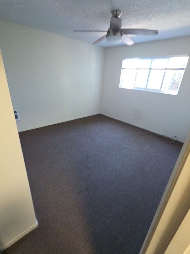 Building Photo - 209 Wright Ln