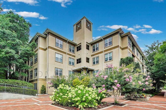 Foto del edificio - 11750 Old Georgetown Rd