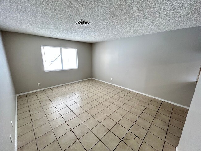 Building Photo - 5147 Greene Ln