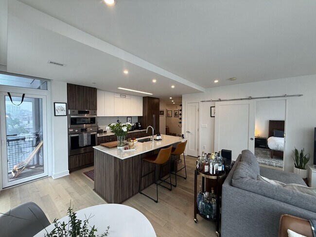 Foto del edificio - Gorgeous 2BD/2BA Corner Unit in the Heart of Navy Yard | Parking Included