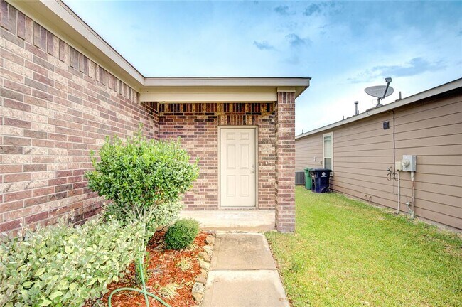 Building Photo - 2715 Skyview Long Dr