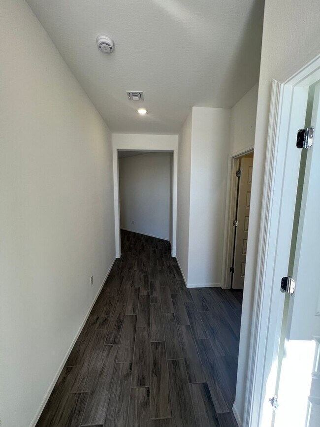 Foto del edificio - Gorgeous Newer Build 4 Bed/3 Bath in Rancho Cabrillo