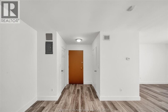 Building Photo - 25 Orchard Heights Dr