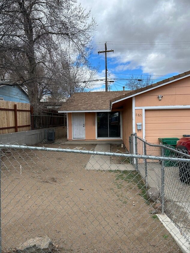 Foto principal - **READY APRIL 1st** 2 Bedroom - 1 Bath Dup...