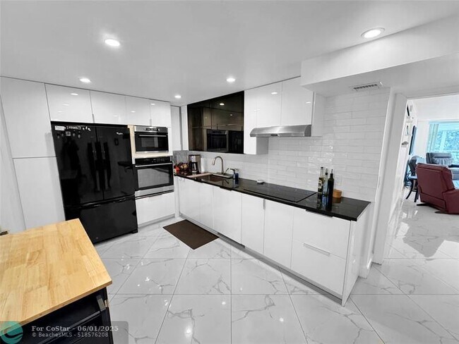 Foto del edificio - 535 Oaks Dr