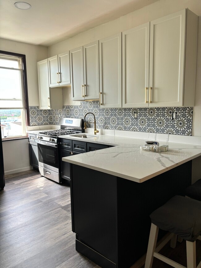 Building Photo - 23 Nelson Ave