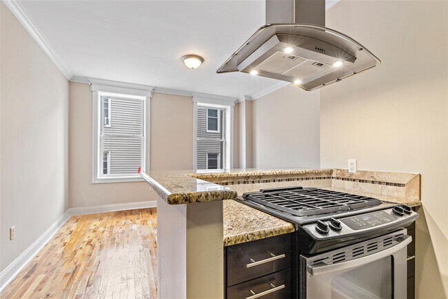 Foto del edificio - 18 Oak St