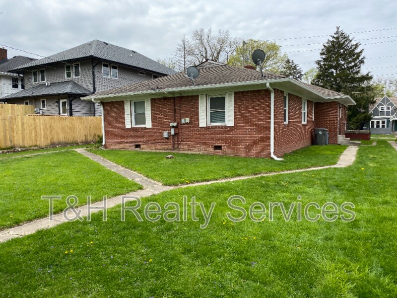 Foto principal - 323 N Arlington Ave