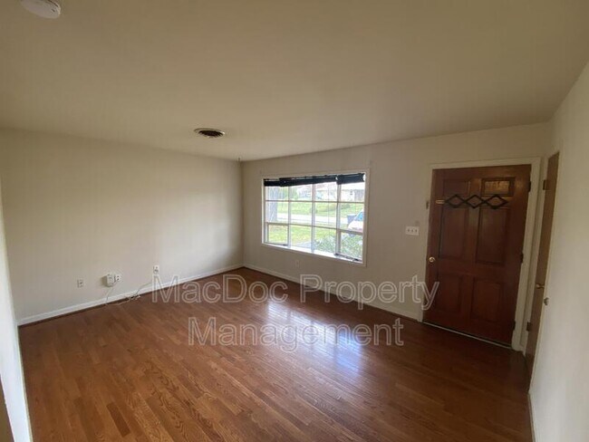 Foto del edificio - 304 Stratford Ave