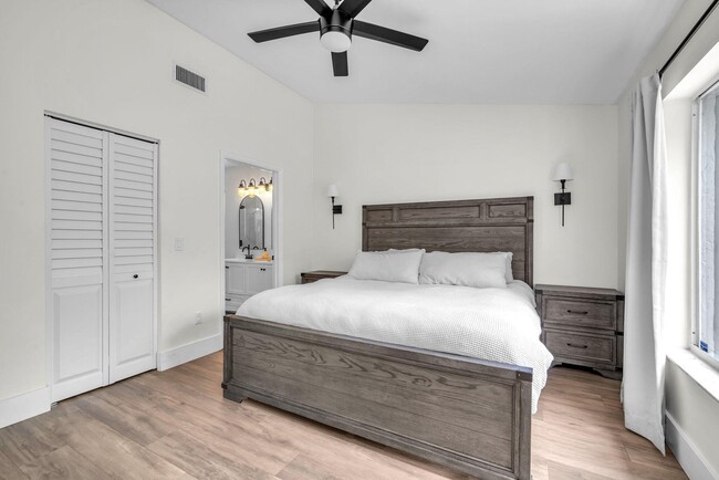 Building Photo - 6809 Barnwell Dr