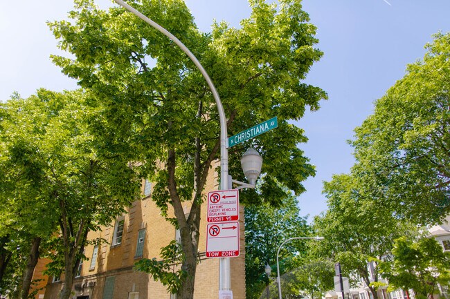 street sign - 2846 N Christiana Ave