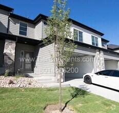 Building Photo - 148 W Autumn Ln