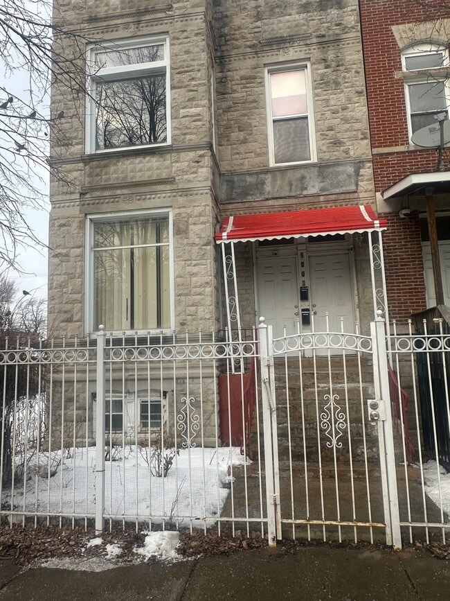 Frente del apartamento - 2818 W Wilcox St